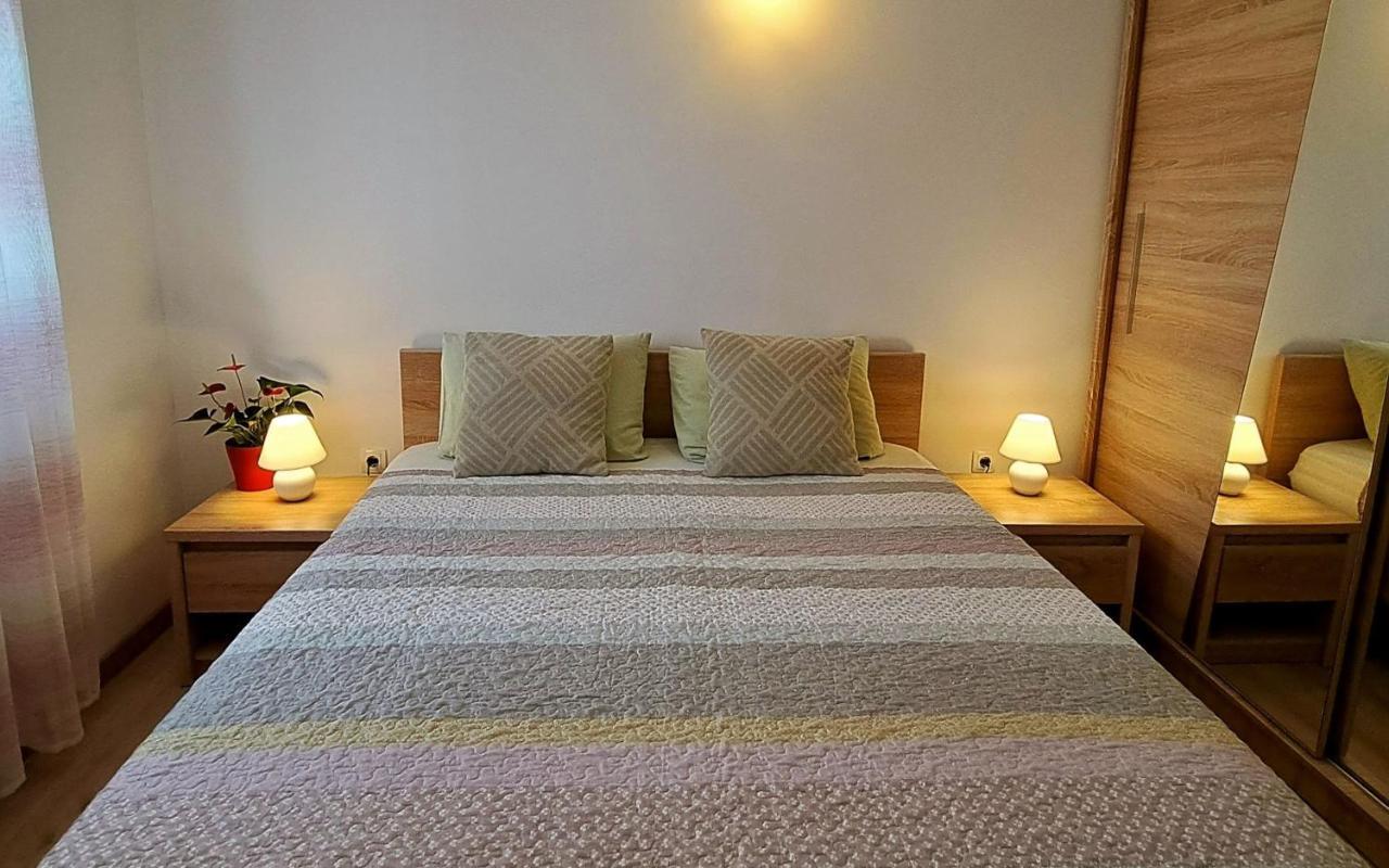 Holiday Apartman Каштела Екстер'єр фото