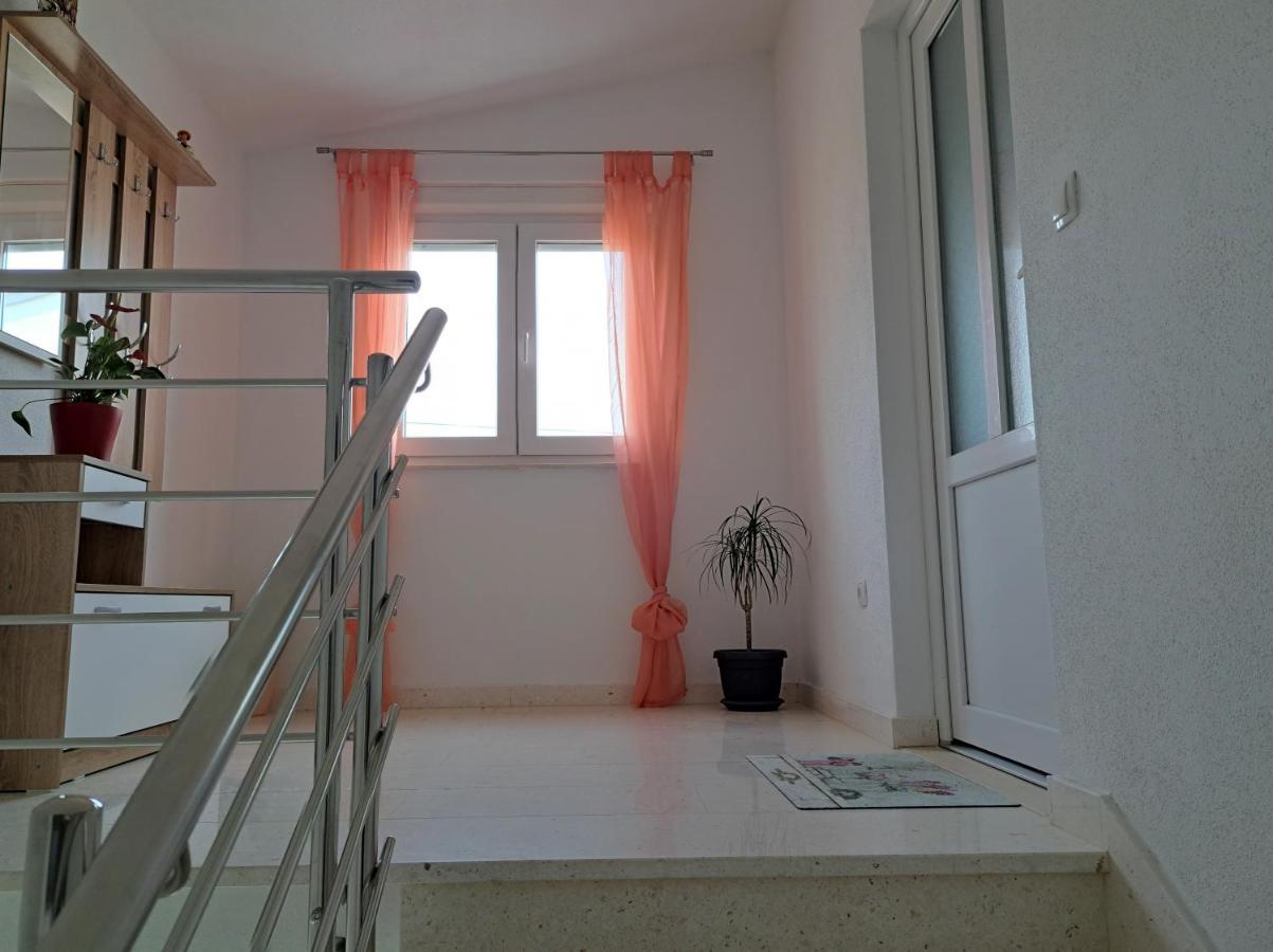 Holiday Apartman Каштела Екстер'єр фото