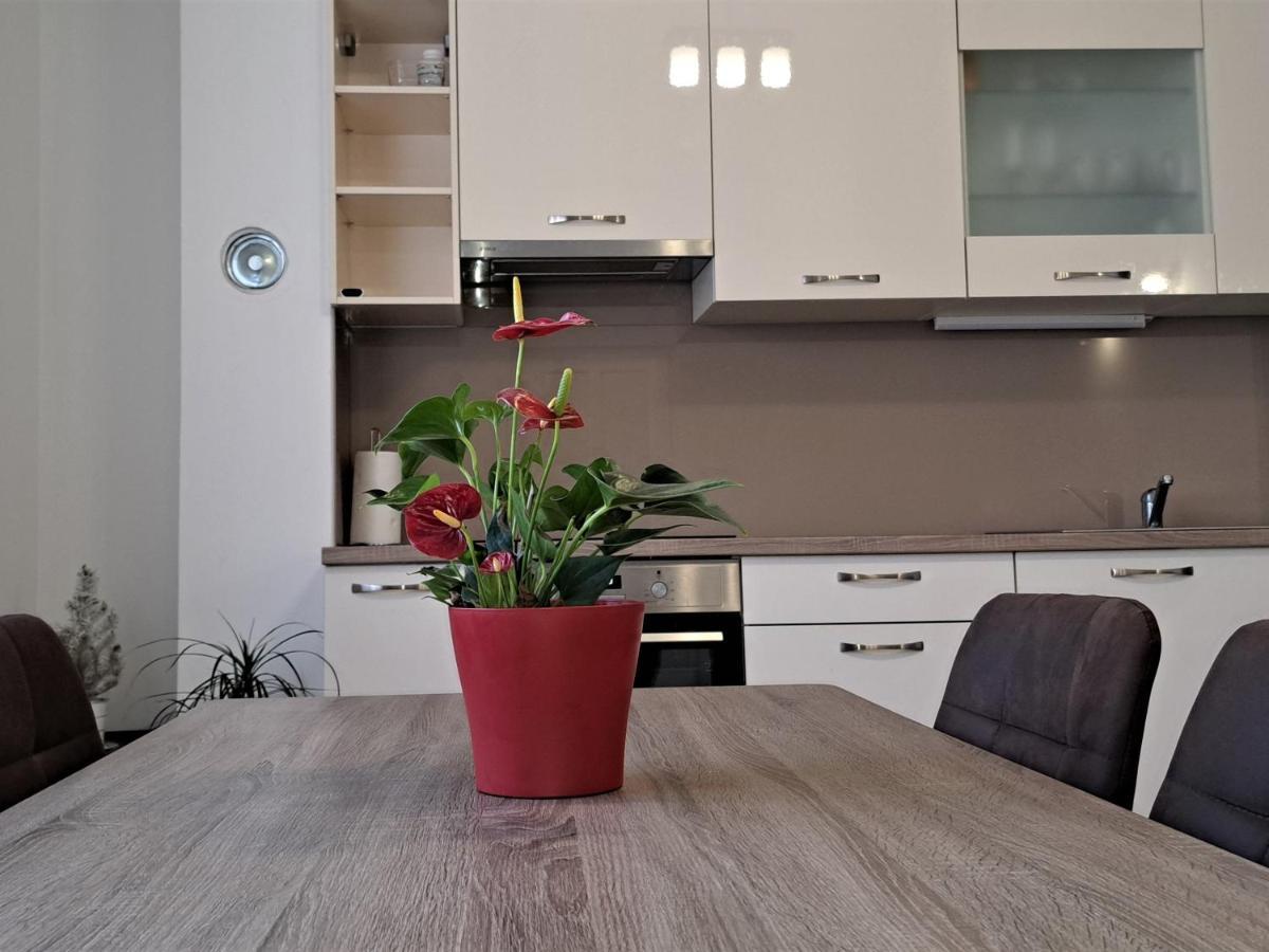 Holiday Apartman Каштела Екстер'єр фото