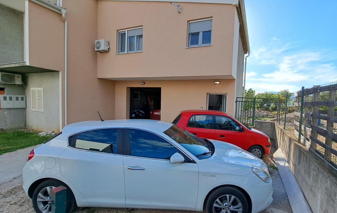 Holiday Apartman Каштела Екстер'єр фото